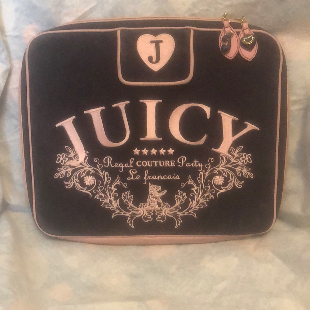 Juicy Couture 15” Laptop Sleeve